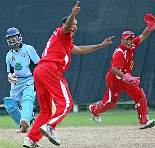 Singapore and Bahrain remain unbeaten