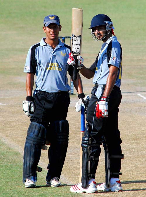 Nishit Shetty (left) and Ishank Jaggi put on 80 for the third wicket