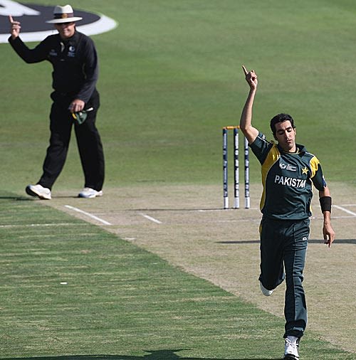 Umar Gul knows it's out but Daryl Harper just confirms his decision