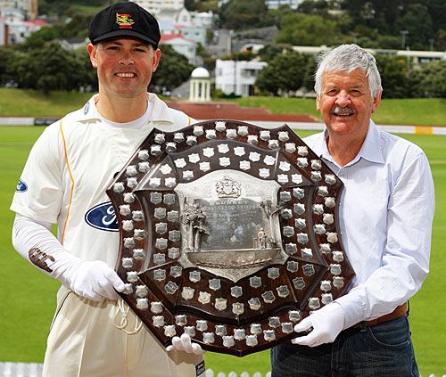 Wellington captain Matthew Bell and Glenn Turner pose with the Plunket Shield