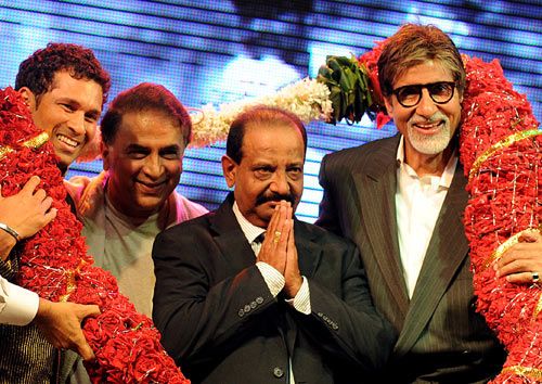 Sachin Tendulkar, Sunil Gavaskar, Gundappa Viswanath and Bollywood superstar Amitabh Bachchan share the stage