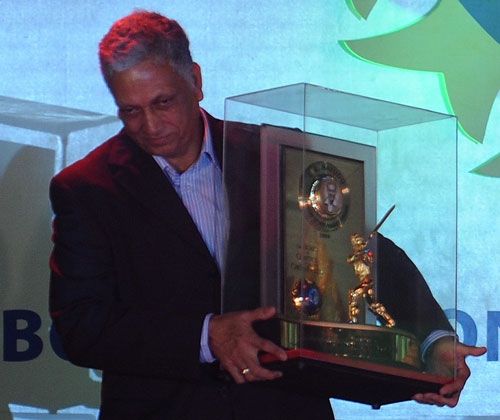 Mohinder Amarnath with his CK Nayudu lifetime achievement award