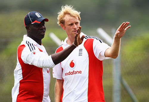 Mark Davies, who joined the squad as cover for James Anderson, listens to advice from his old Durham colleague Ottis Gibson