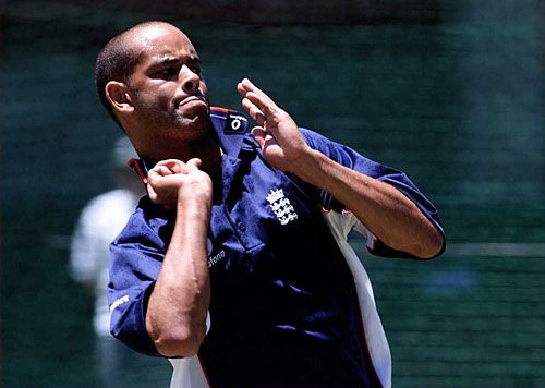 Dean Headley bowls in the nets