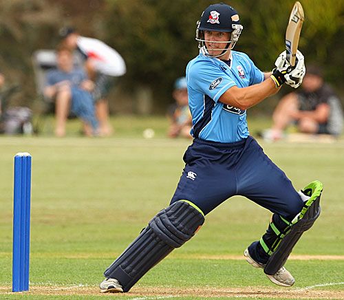 Auckland's Andrew de Boorder cuts during his 57