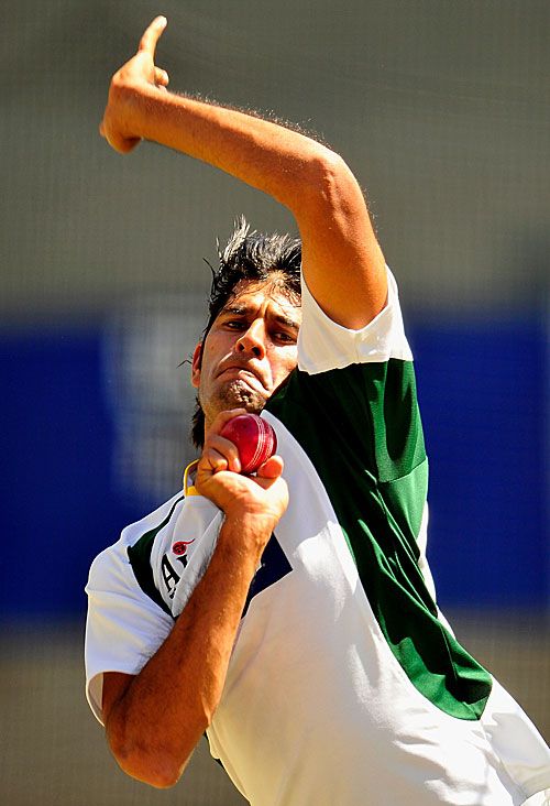 Abdur Rauf bowls at the MCG nets