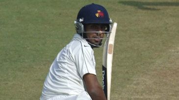 Misfiring batting leaves Mumbai in a hole