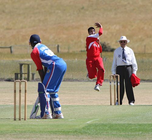 Niaz Ali bowling against USA U19 at "The Willows"