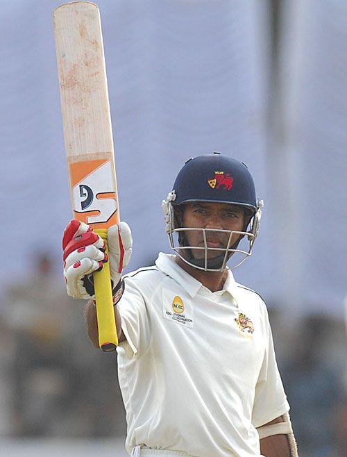 Vinayak Samant made a valuable 67 for Mumbai