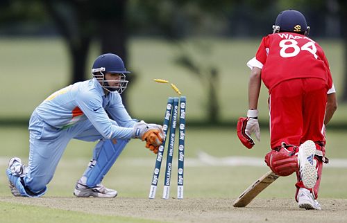 Sufiyan Shaikh runs out Waqas Barkat