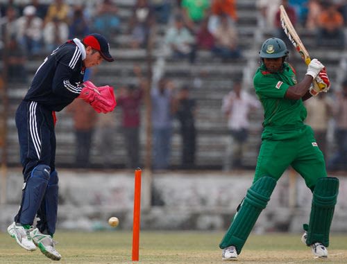 Tanveer Haidar cuts off the back foot