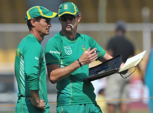 Kepler Wessels and Corrie van Zyl in discussion during South Africa's training session