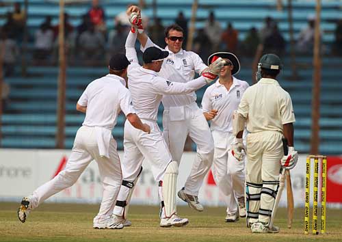 Graeme Swann removed Aftab Ahmed in his first over