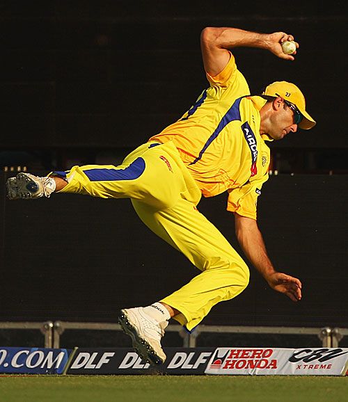 Justin Kemp takes a stunning one-handed catch at the boundary
