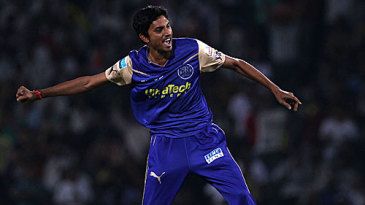 Mumbai sign Rayudu, Sathish
