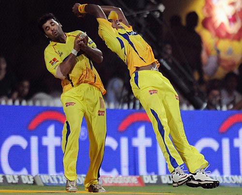 M Vijay catches Kieron Pollard