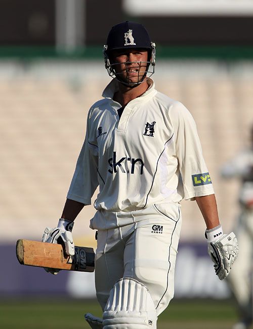 Simon Kerrigan spins Lancashire to victory 