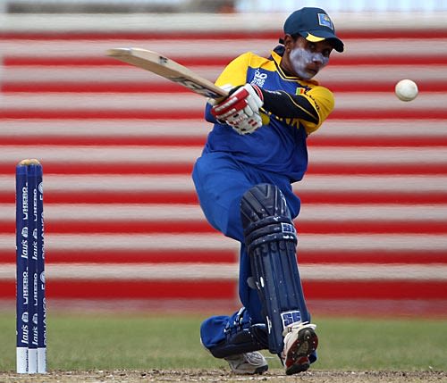 Deepika Rasangika plays the pull