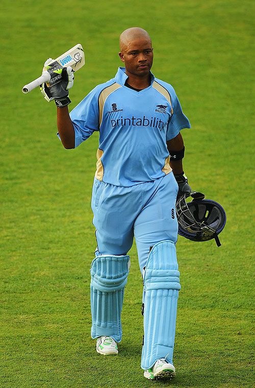 Loots Bosman starred for Derbyshire with 94 from 50 balls