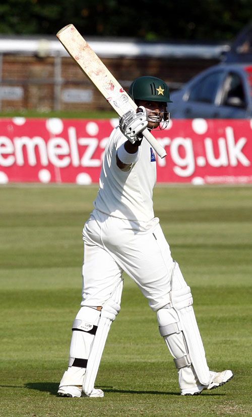 Umar Akmal lights up Pakistan batting