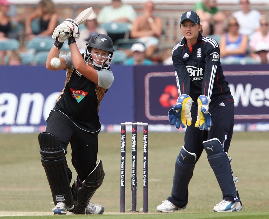 Aimee Watkins put on 50 for the first wicket with Suzie Bates