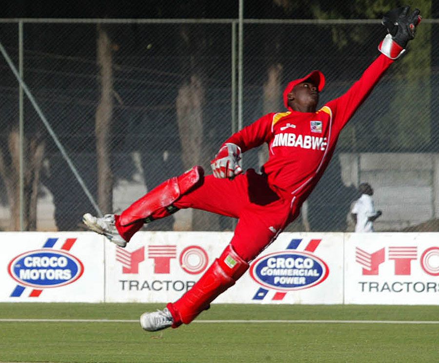 Price, Jennings take South Africa to comfortable win