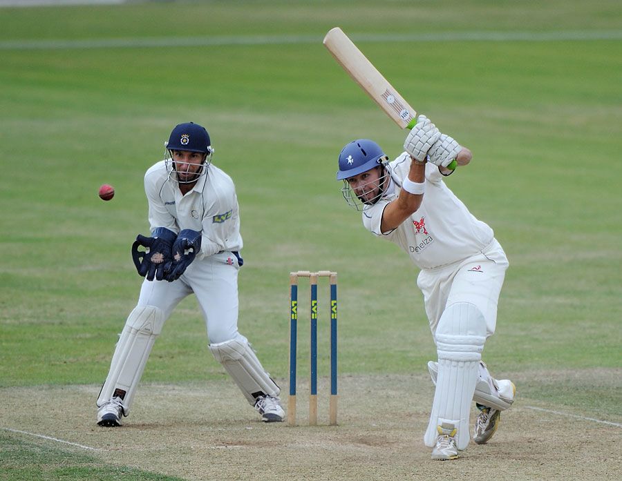 Martin van Jaarsveld provided the only resistance for Kent with an undefeated 82