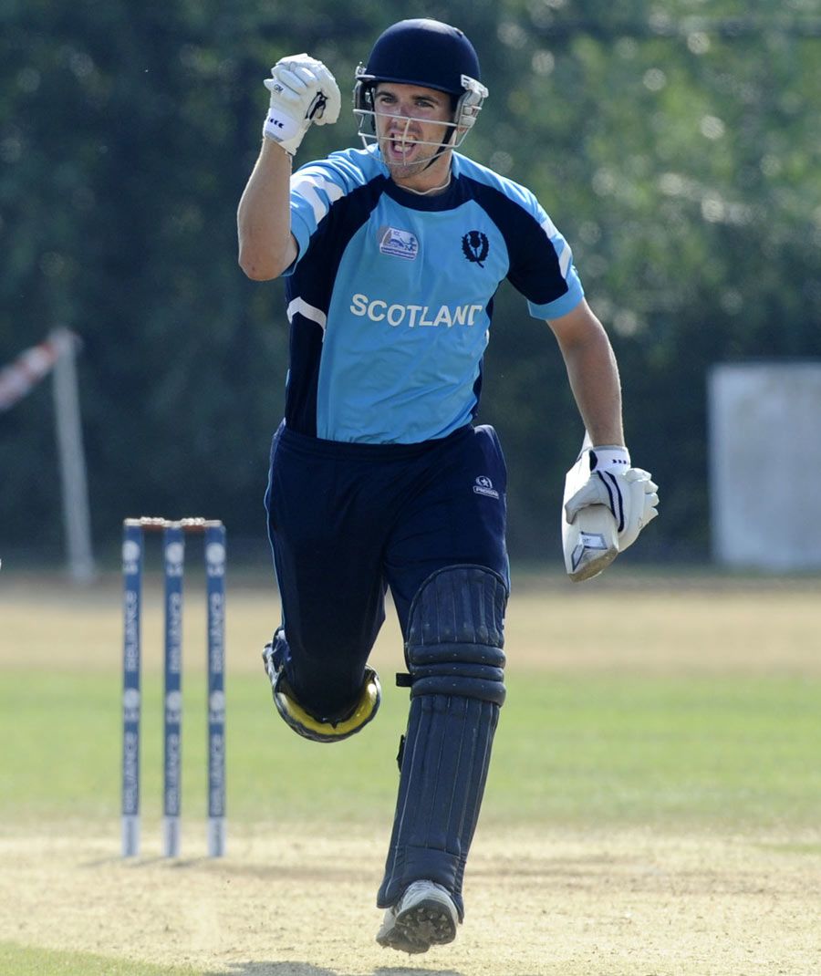 Scotland make final after tight win