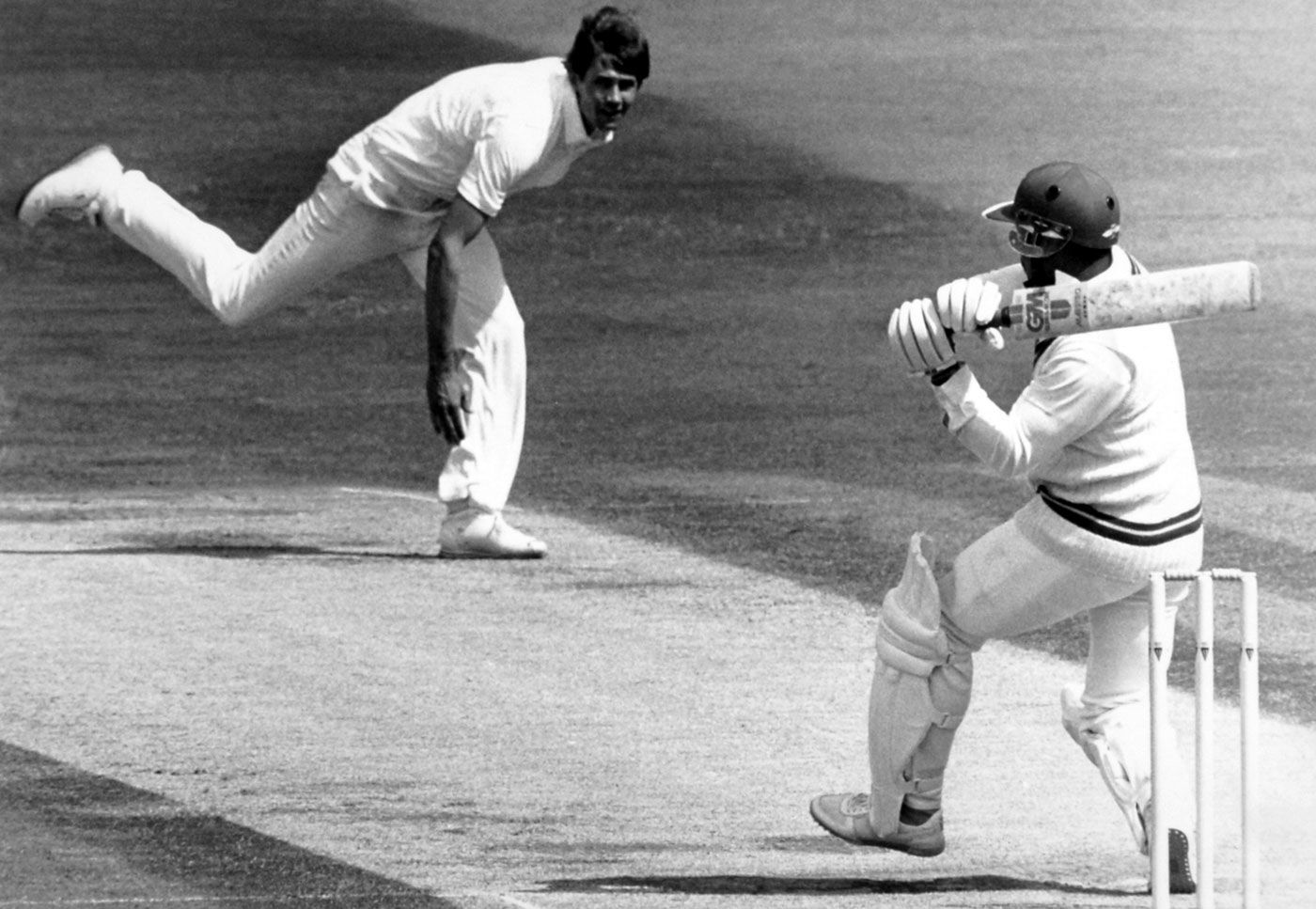 Desmond Haynes pulls Neil Foster