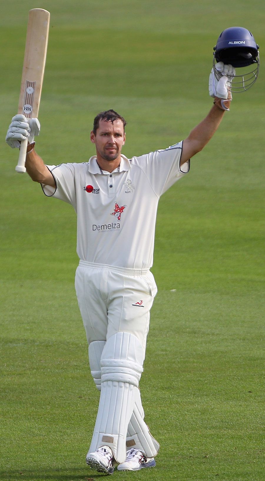 Martin van Jaarsveld reached his century off 148 deliveries to help put Kent in control