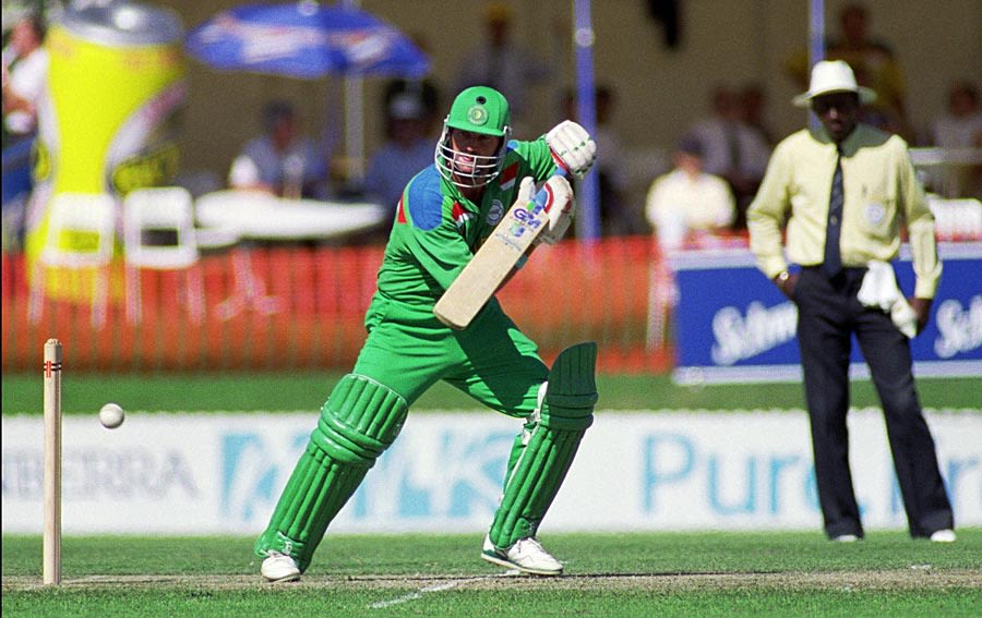 Peter Kirsten plays towards point
