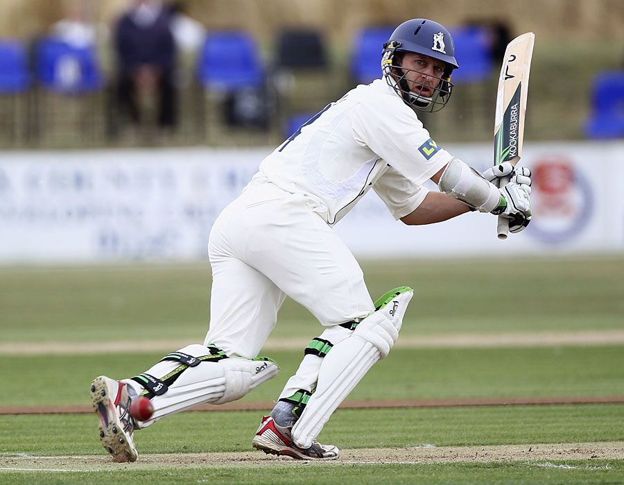Darren Maddy stood firm while top-order wickets fell around him