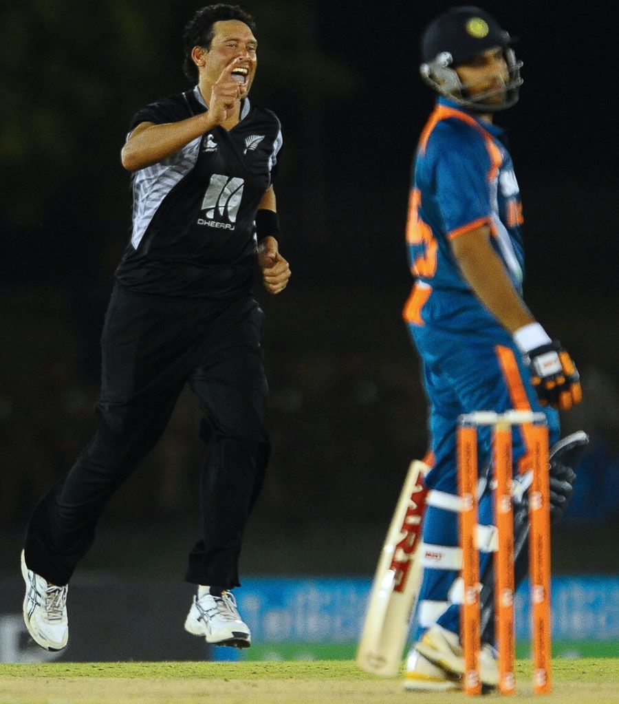 Daryl Tuffey had Rohit Sharma caught at first slip