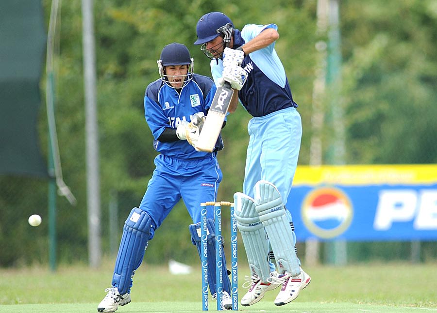 Grant Dugmore's half-century was in vain