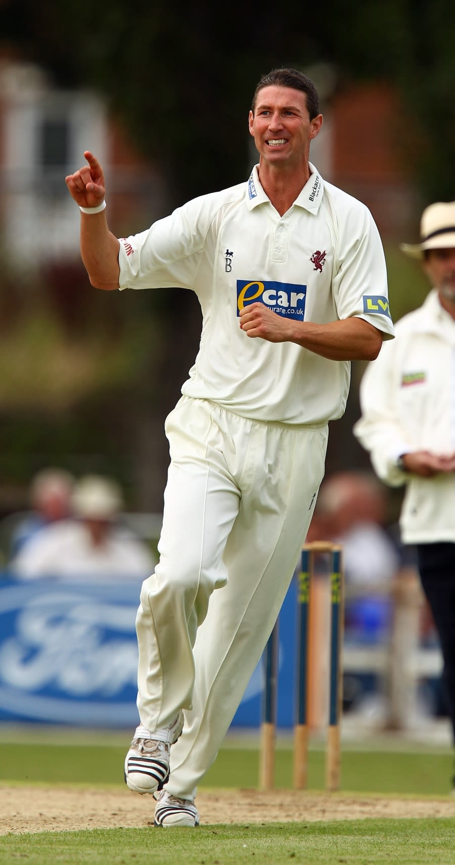 Ben Phillips put Essex under pressure with two wickets in his opening spell