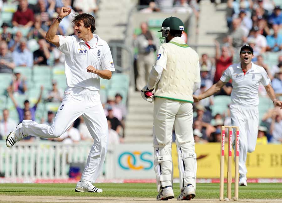 Yasir Hameed didn't last long on the second morning