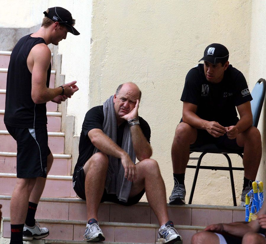 Mark Greatbatch with Ross Taylor and Martin Guptill ahead of the match