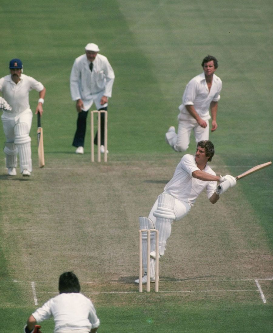 Ian Botham pulls Lance Cairns
