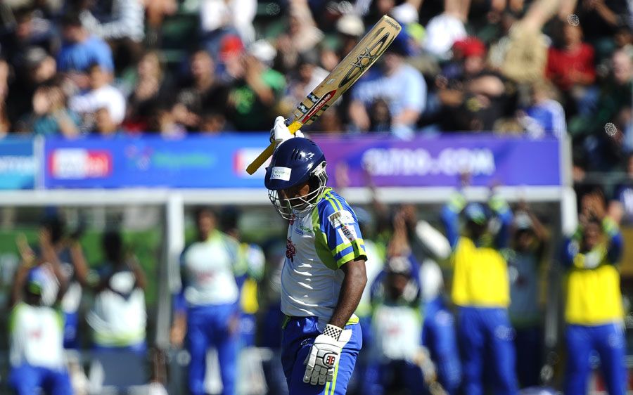 Jeevantha Kulatunga acknowledges the applause after reaching his fifty