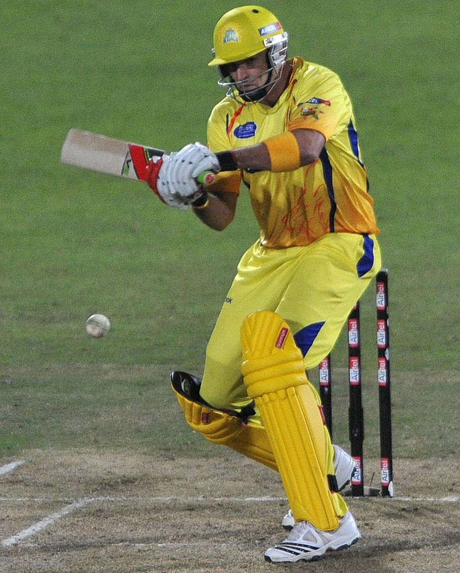 Justin Kemp struggles to deal with a slow bouncer