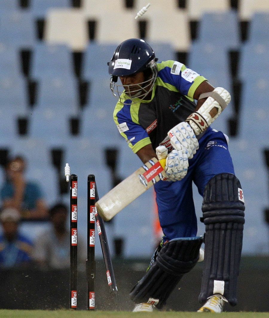 A golden duck for Jeevantha Kulatunga