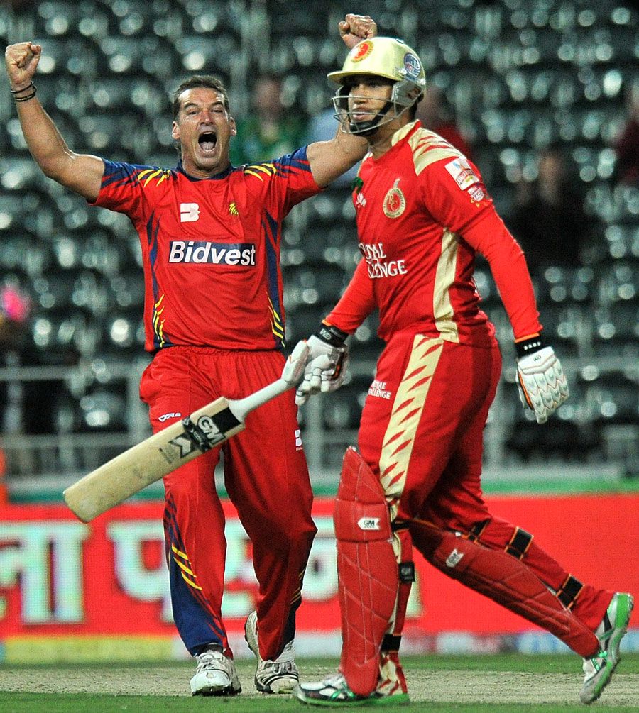 Cliffie Deacon exults after dismissing Ross Taylor