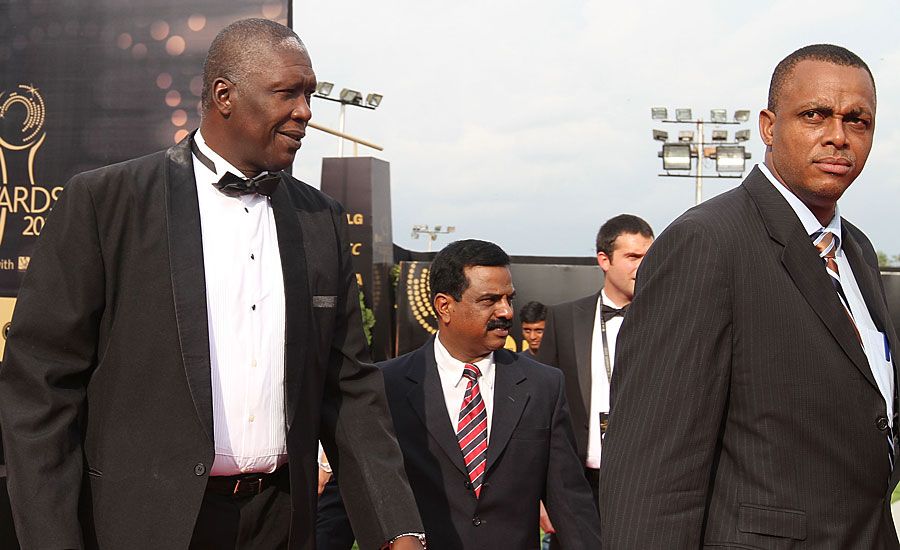 Joel Garner and Courtney Walsh arrive for the 2010 ICC Awards in Bangalore