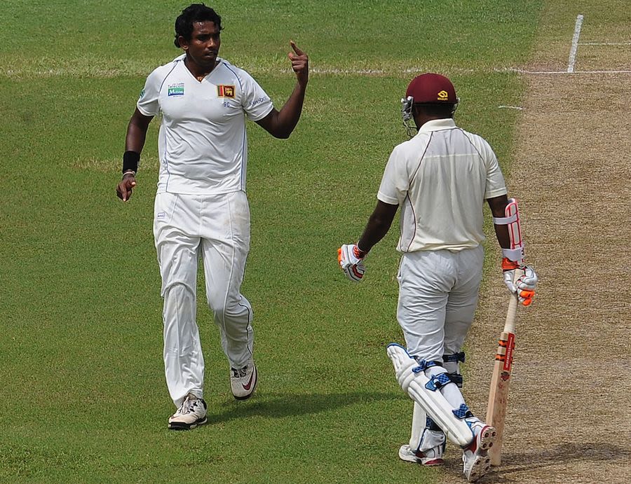 Thilan Thushara took 2 for 38
