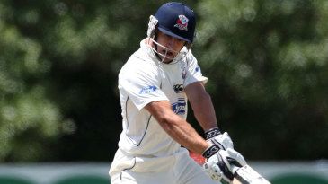 De Grandhomme steers Auckland to six-wicket win
