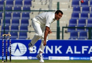 Waqar questions bowling selections