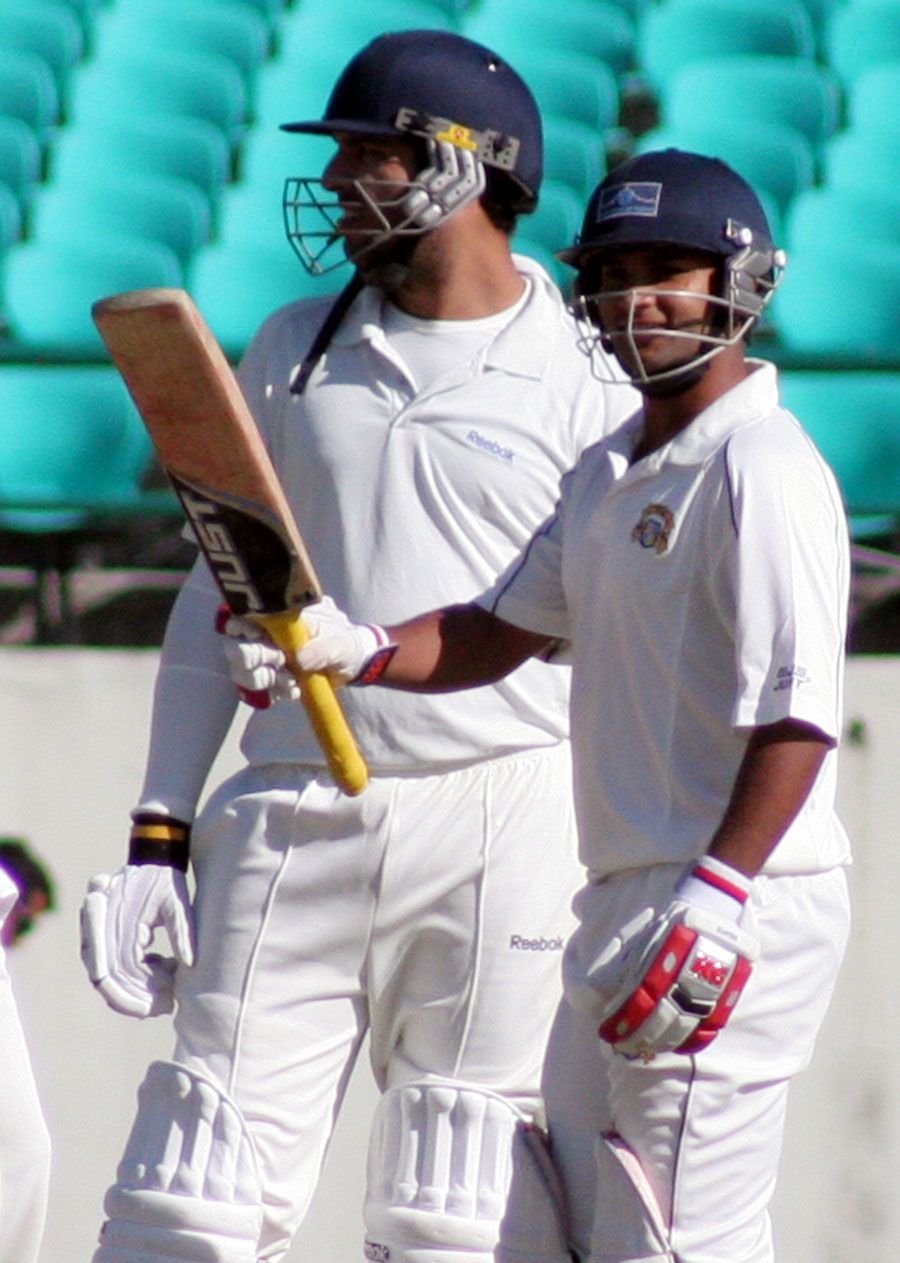 Yuvraj Singh and Ravi Inder Singh added 167 runs for the third wicket