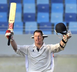 Scotland's McCallum to retire