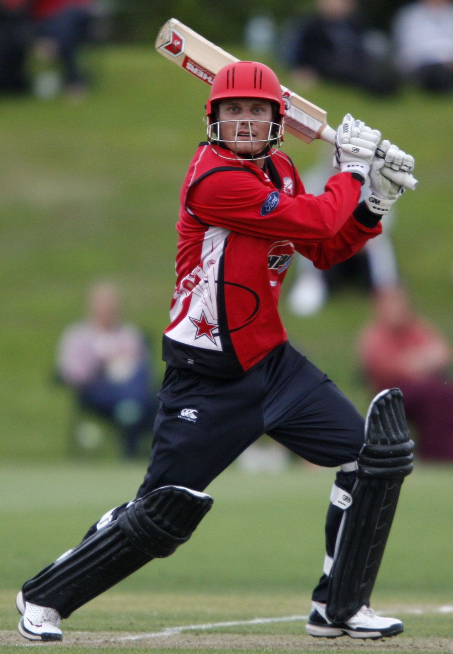 Auckland overcome Otago to move into second place