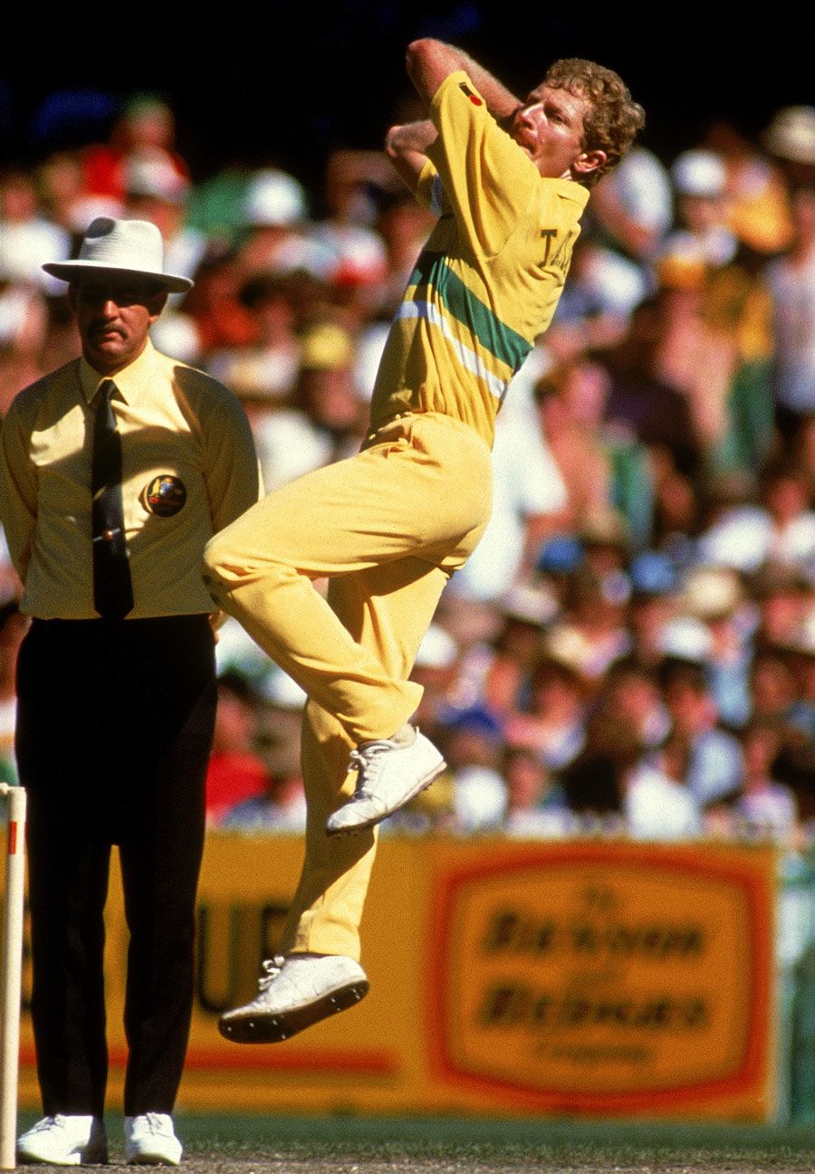 Peter Taylor bowls